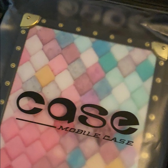 iPhone case - Picture 2 of 3